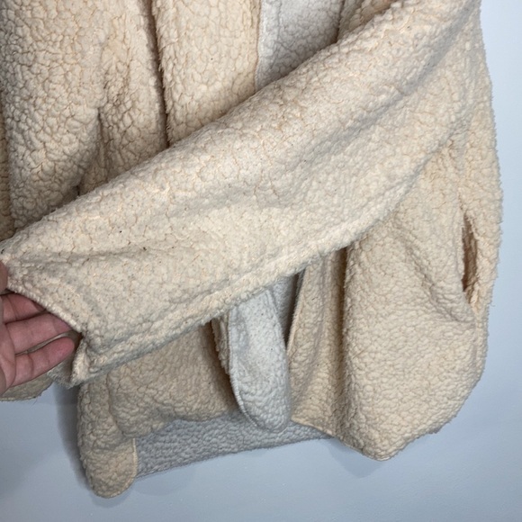 BDG Carmella Teddy jacket size M/L - Picture 10 of 14